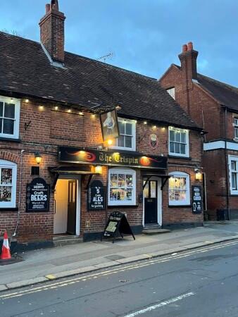 Best Sports Bars in Berkshire - Crispin