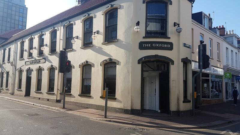 Best Sports Bars in Jersey - The Oxford