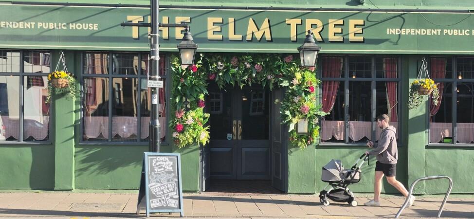 Best Sports Bars in Surbiton - The Elm Tree
