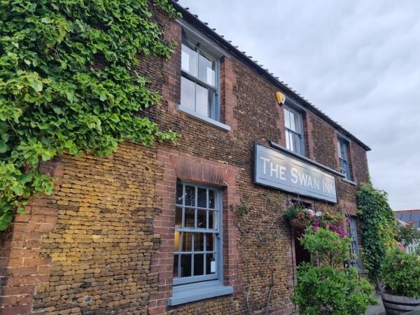 Best Sports Bars in Peterborough - Swan Inn