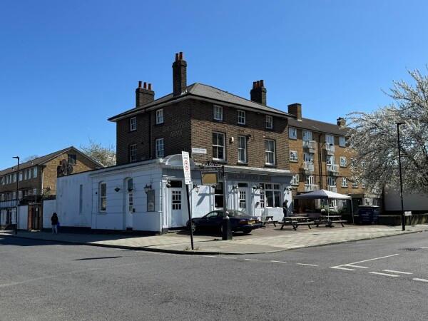 Best Sports Bars in West Norwood - Bricklayers Arms