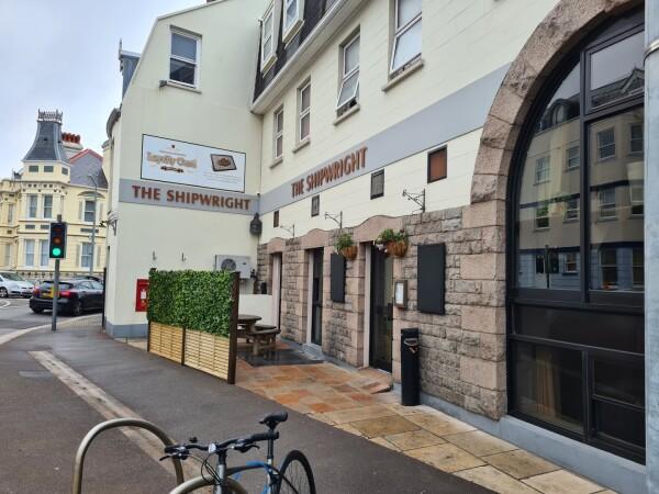 Best Sports Bars in Jersey - The Shipwright - Bar Lounge Entertainment