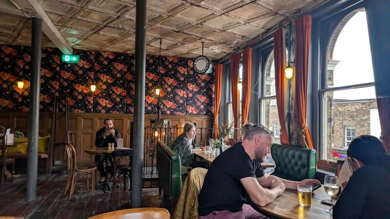 Best Sports Bars in London - Cat & Mutton