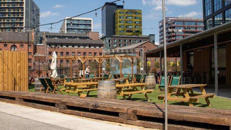 Best Sports Bars in Manchester - Courts Club