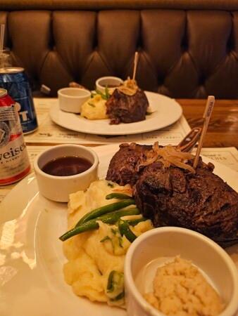 Best Sports Bars in Bensalem - Liberty Bell Gastropub @ Parx Casino