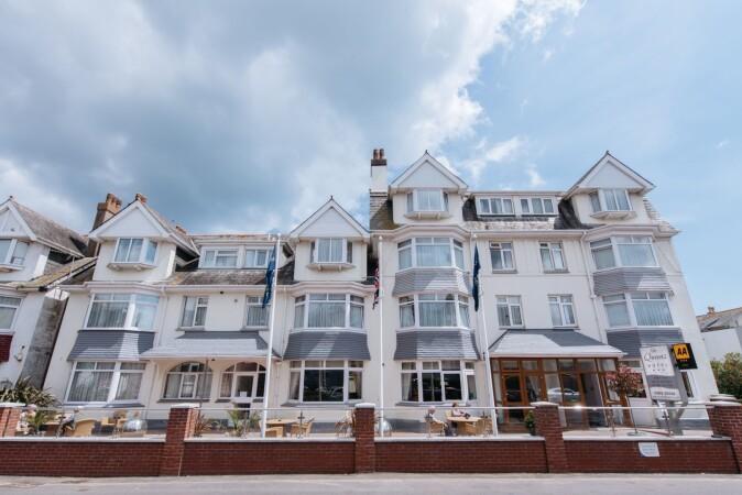 Best Sports Bars in Paignton - Pavilion