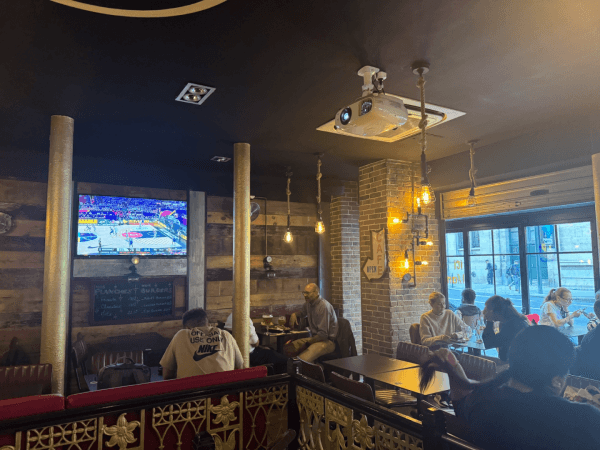 Best Sports Bars in Paris - LE PUB 27