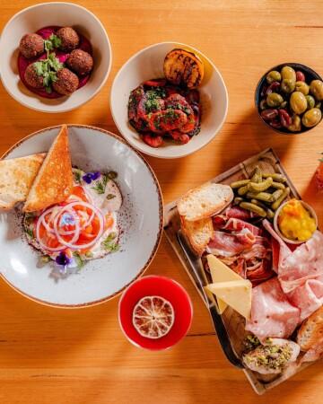 Best Sports Bars in Applecross - Quarter Acre Hotel