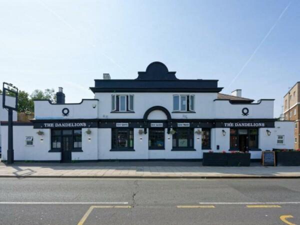 Best Sports Bars in Hounslow - THE DANDELIONS