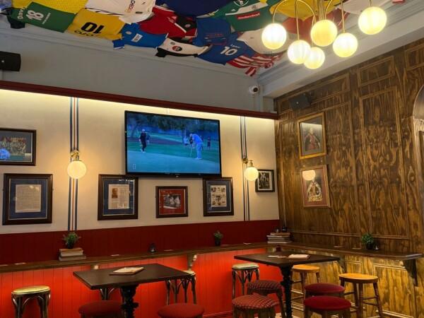 Best Sports Bars in London - The Bull & Egret Covent Garden