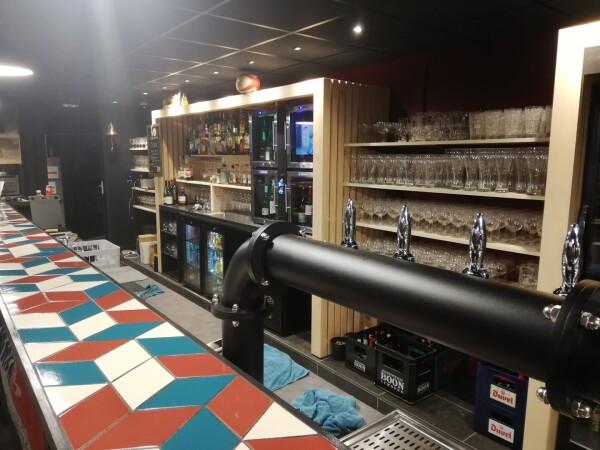 Best Sports Bars in La madeleine - V and b la madeleine