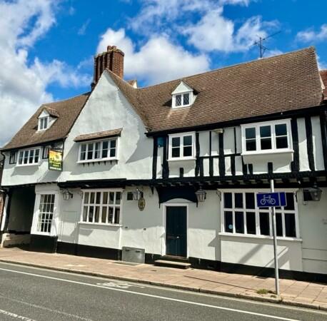 Best Sports Bars in Suffolk - The Rising Sun