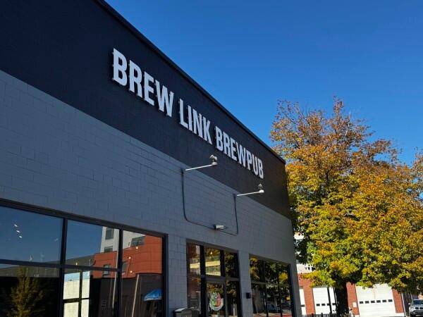 Best Sports Bars in Indianapolis - Brew Link Brewing Downtown