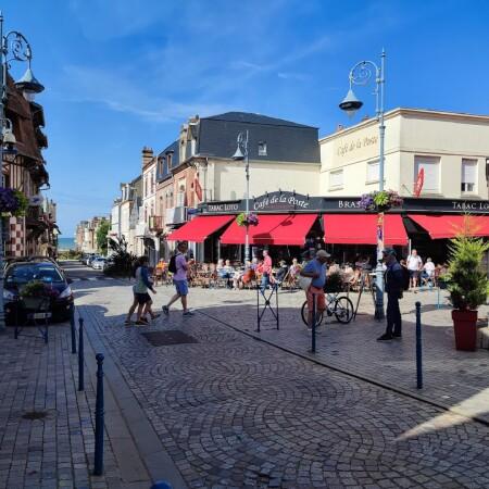 Best Sports Bars in Villers-Sur-Mer - Café De La Poste
