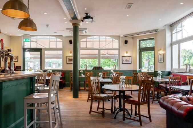 Best Sports Bars in London - The Spencer Arms