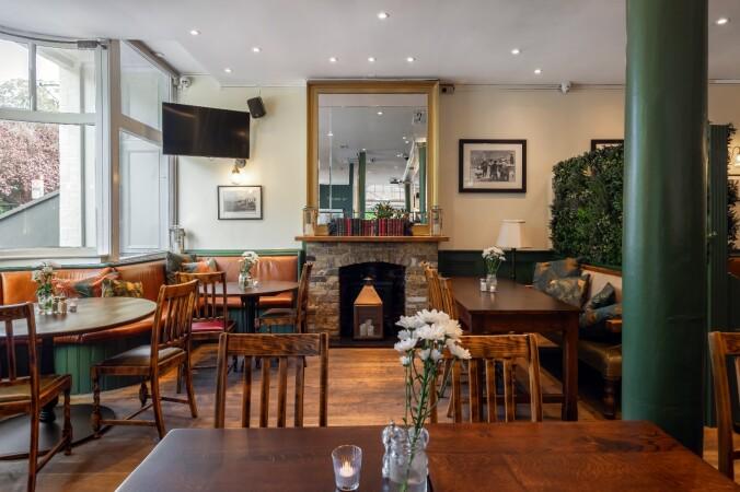 Best Sports Bars in London - The Spencer Arms