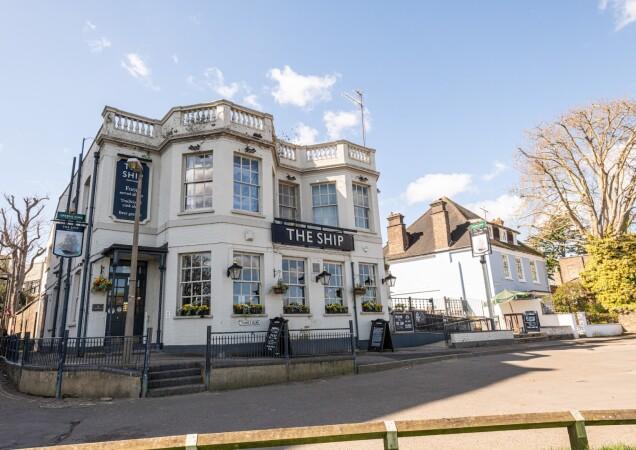 Best Sports Bars in London - Ship Mortlake