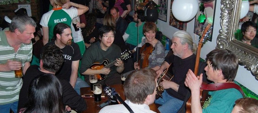 Best Sports Bars in London - The Sheephaven Bay