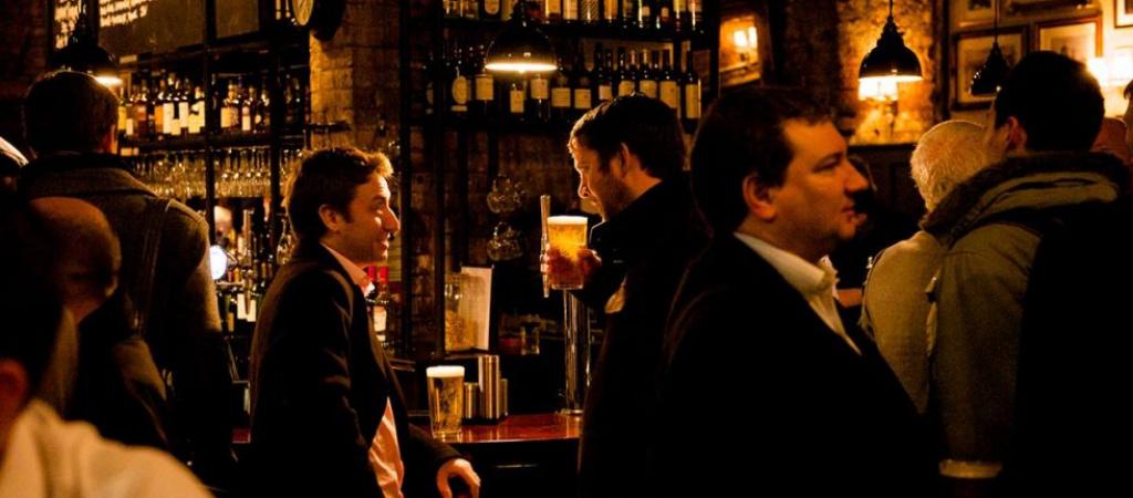 Best Sports Bars in Bank - Golden Fleece