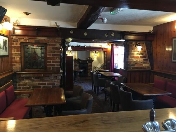 Best Sports Bars in Tamworth - Queens Head
