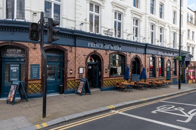 Best Sports Bars in London - Prince Of Wales