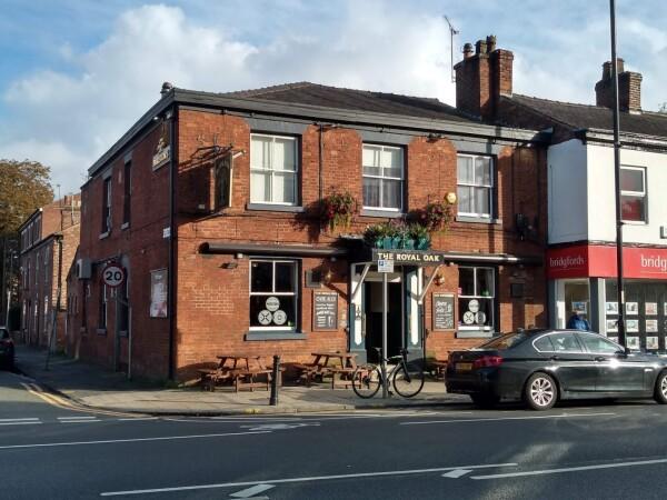 Best Sports Bars in Manchester - Royal Oak