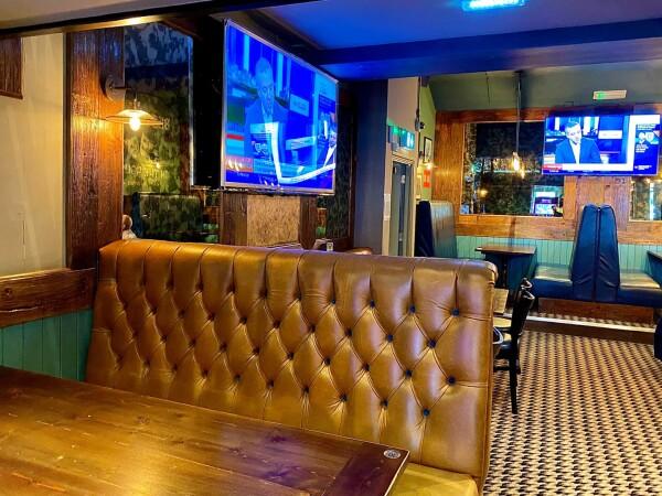 Best Sports Bars in Nottingham - Three Crowns