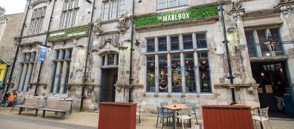 Best Sports Bars in Lincoln - The Mailbox Lincoln