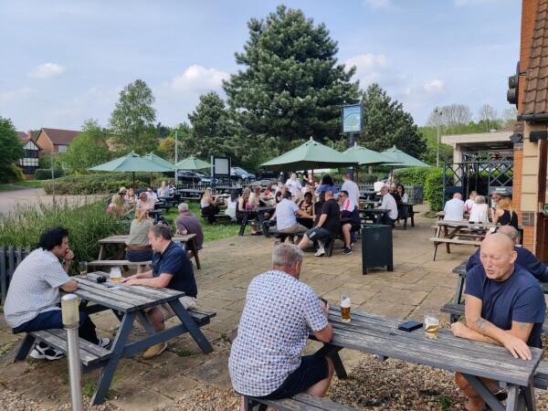 Best Sports Bars in Milton Keynes - Burnt Oak