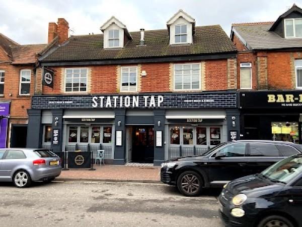 Best Sports Bars in Camberley - Station Tap Camberley