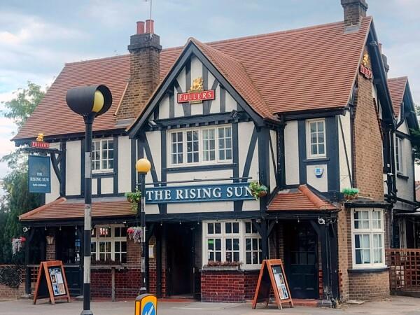 Best Sports Bars in Isleworth - Rising Sun
