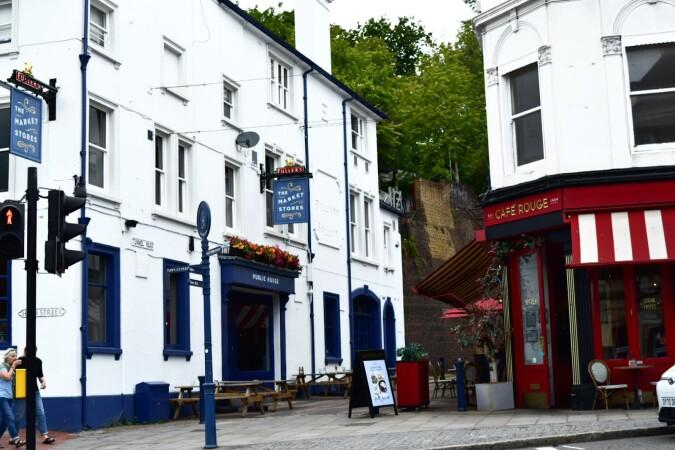 Best Sports Bars in Reigate - Market Stores