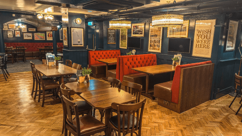 Best Sports Bars in London - The Monument