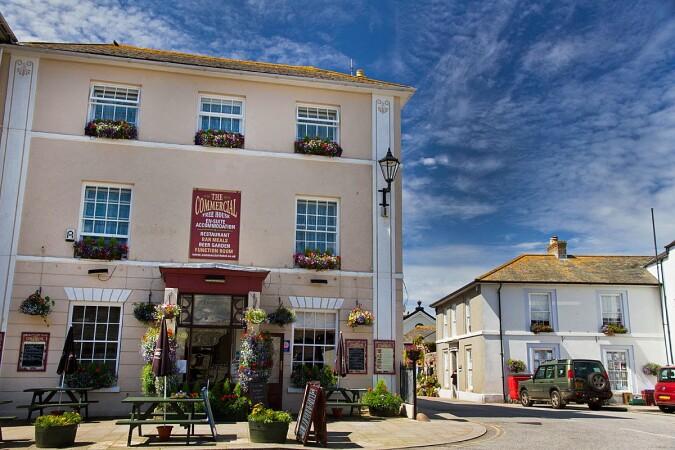 Best Sports Bars in Penzance - The Commercial