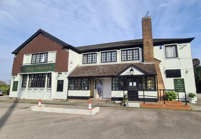 Best Sports Bars in Aveley - The Park Tavern