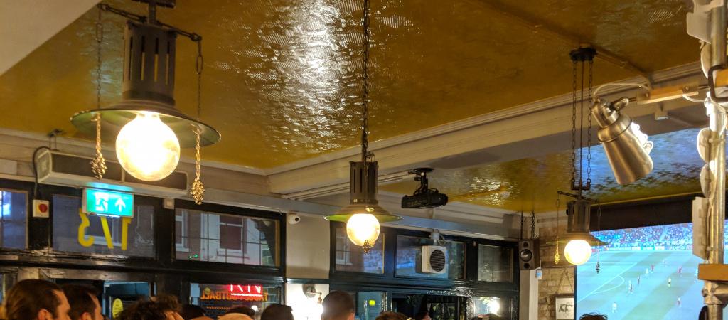 Best Sports Bars in London - Coach & Horses