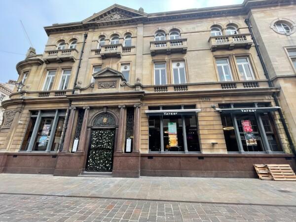 Best Sports Bars in Hull - Yates Hull