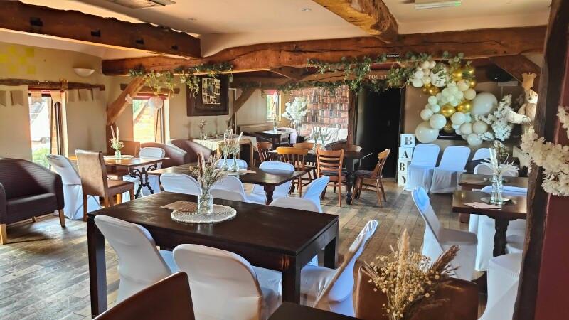 Best Sports Bars in Slough - The Long Barn