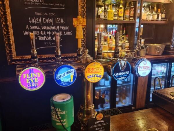 Best Sports Bars in London - The Rose and Crown
