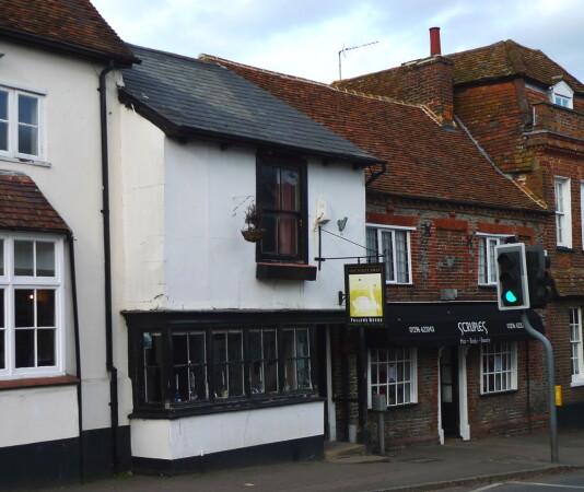 Best Sports Bars in Aylesbury - White Swan
