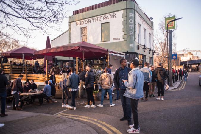Best Sports Bars in London - Pub on the Park