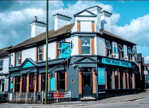 Best Sports Bars in Haywards Heath - Heath Tavern