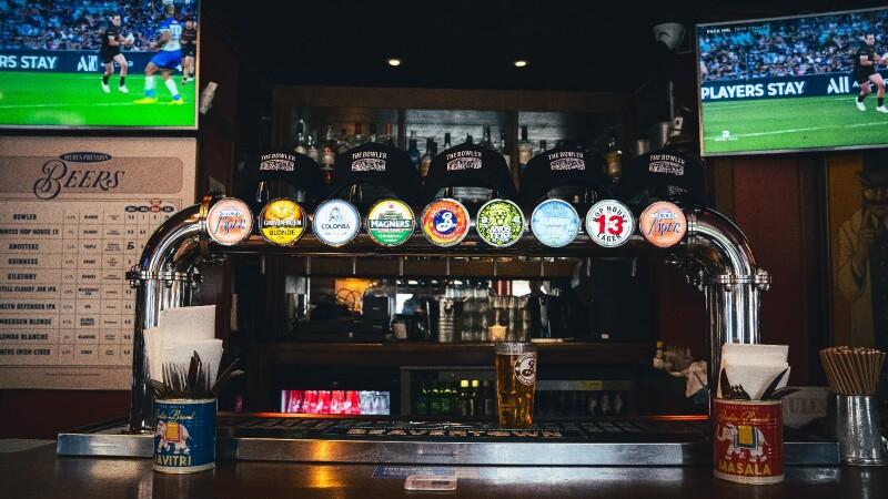 Best Sports Bars in Paris - The Bowler