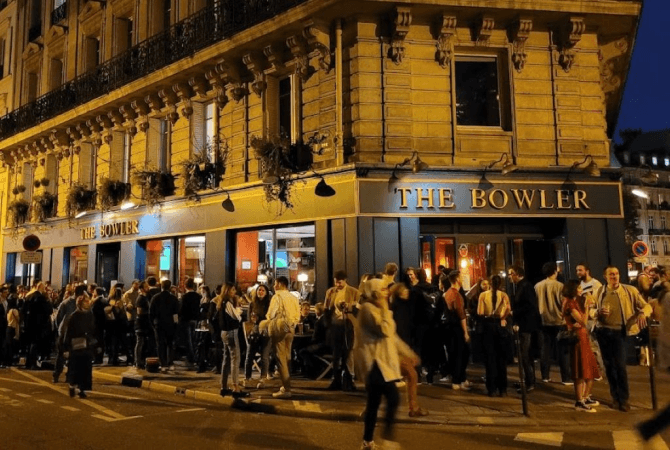 Best Sports Bars in Paris - The Bowler