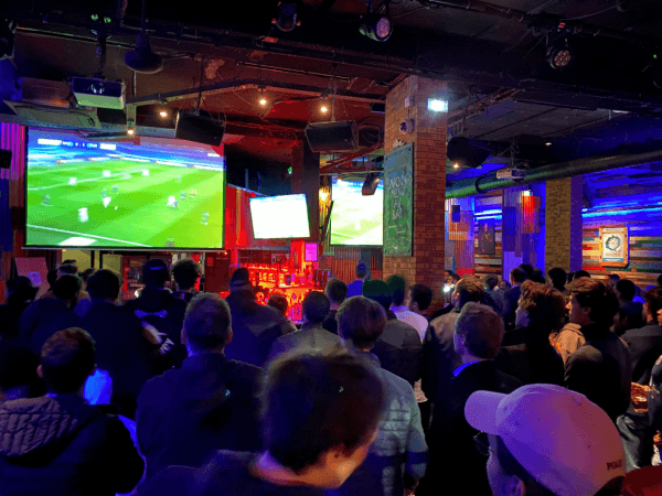 Best Sports Bars in Paris - Café Oz Châtelet