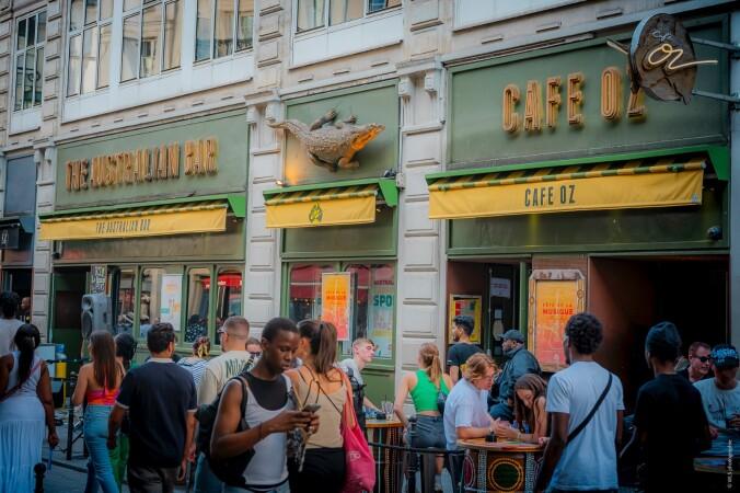 Best Sports Bars in Paris - Café Oz Châtelet