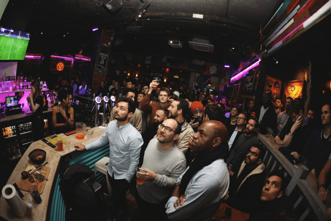 Best Sports Bars in Paris - Café Oz Châtelet