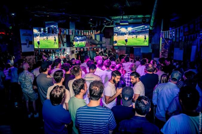 Best Sports Bars in Paris - Café Oz Châtelet