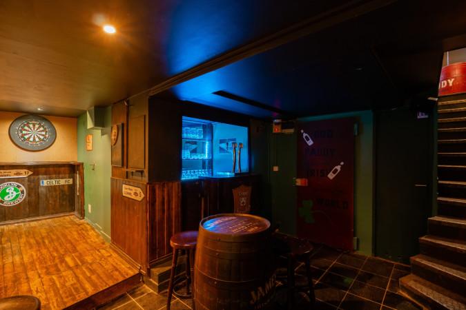 Best Sports Bars in Paris - The Harp Bar