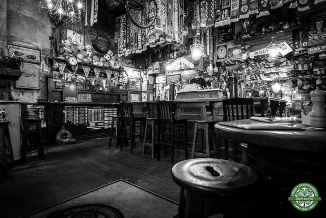 Best Sports Bars in Marseille - O'Brady's Irish Pub